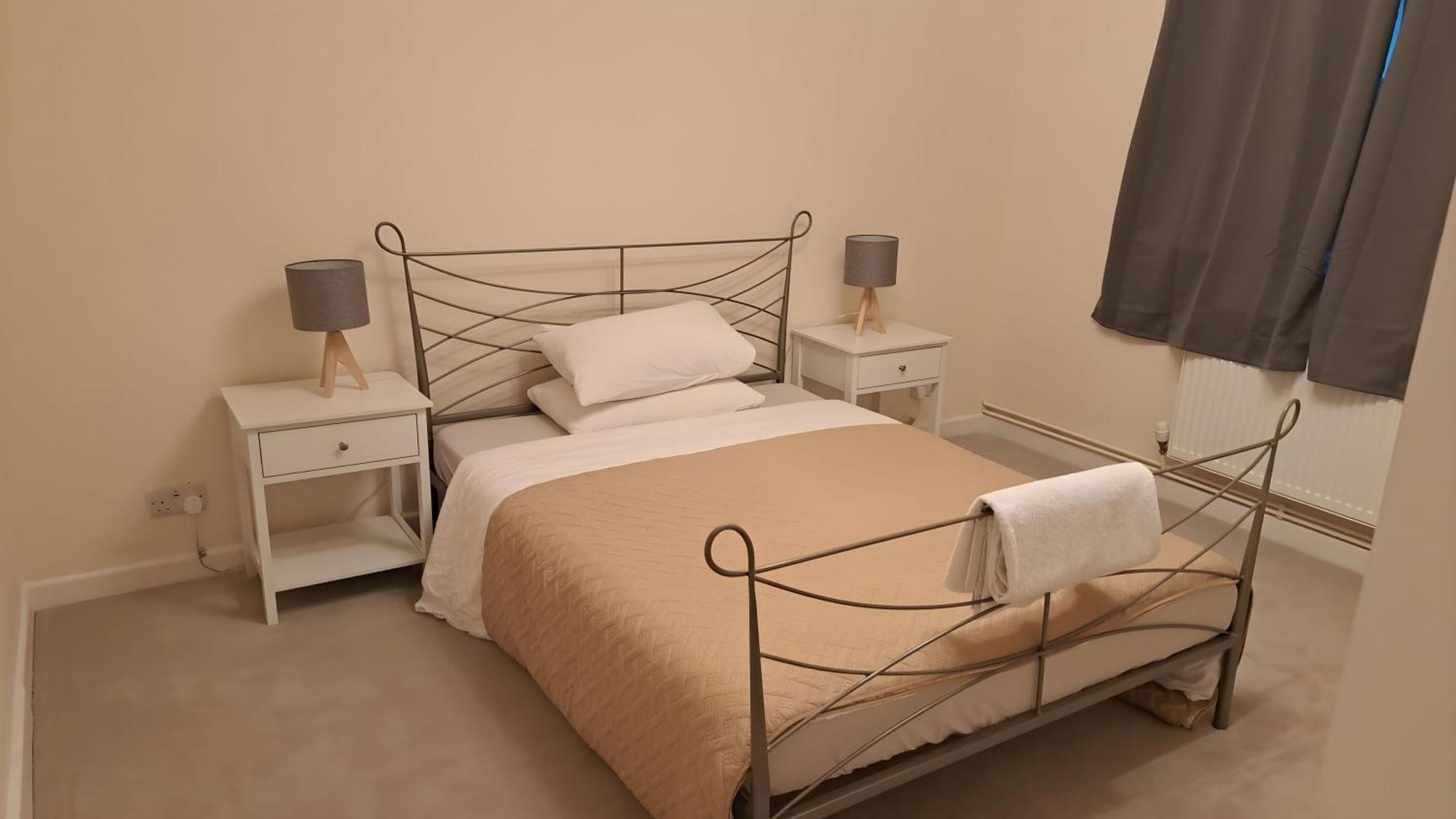 Beautiful 5 Bedroom Bungalow, Sleeps 7, In Calne Ngoại thất bức ảnh